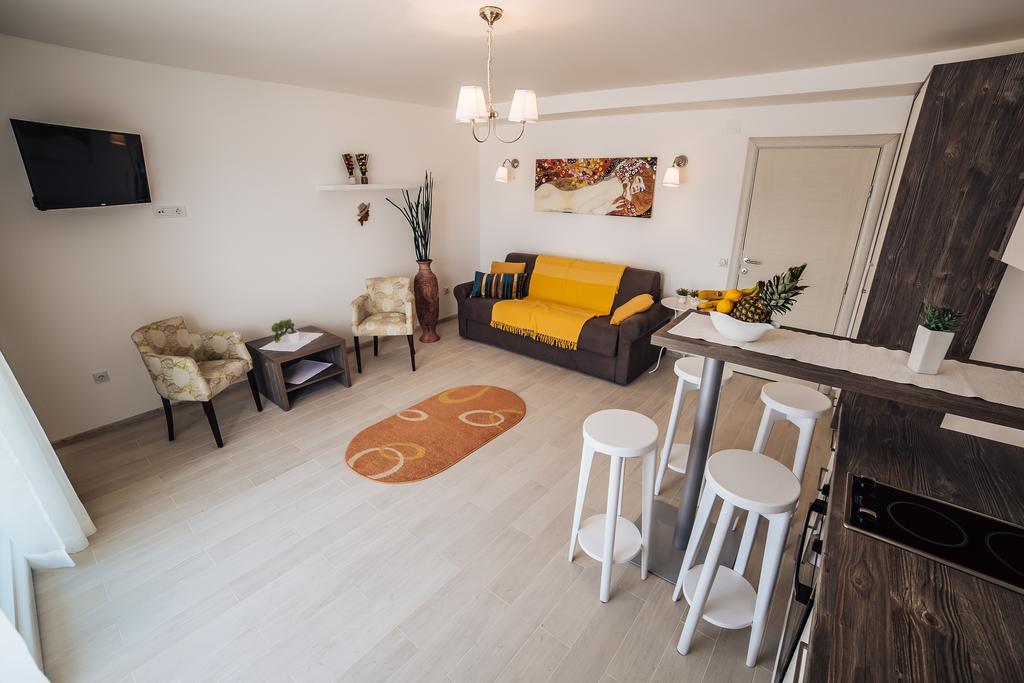 Apartments Harmonia Tivat Exterior foto